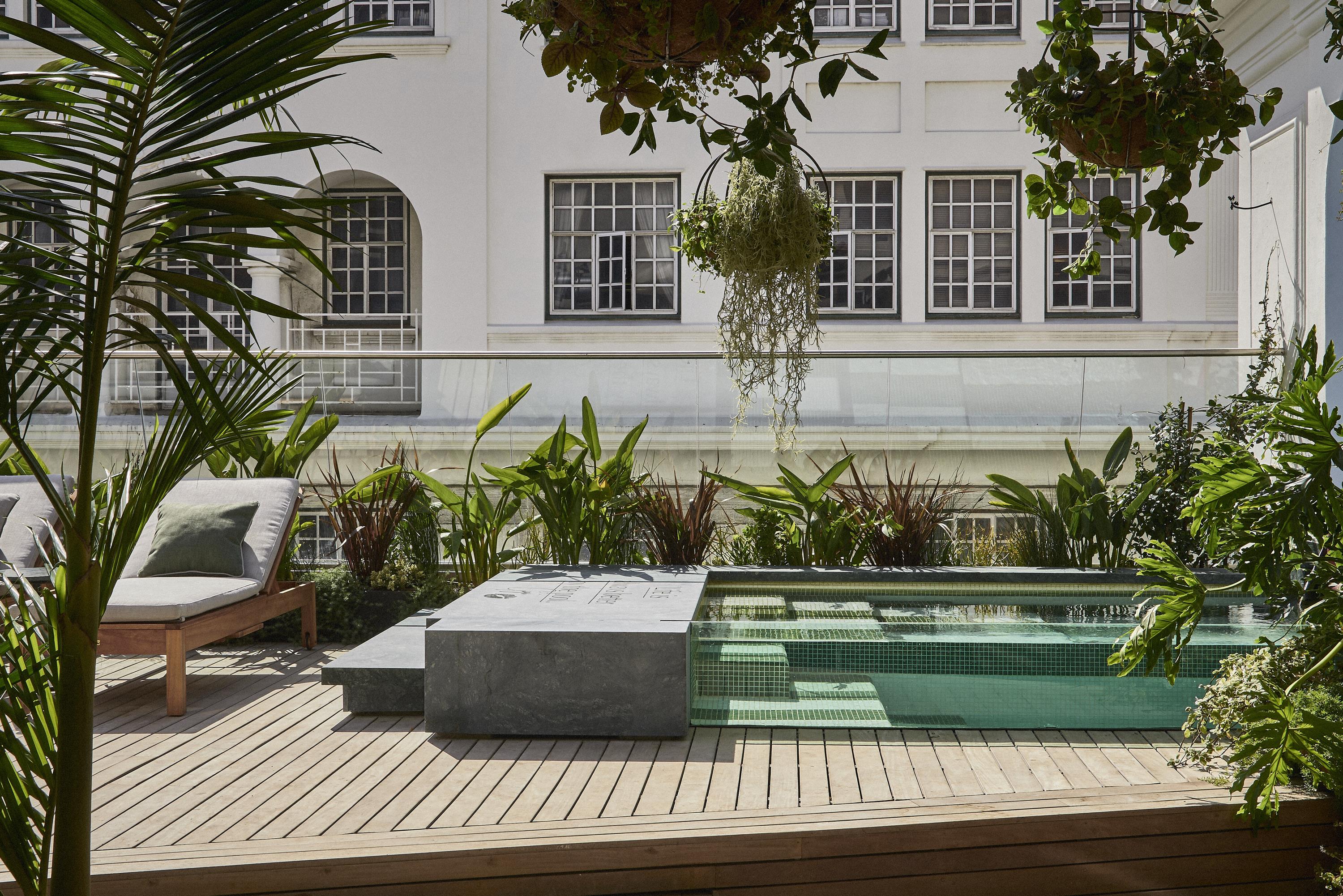 Gorgeous George Hotel